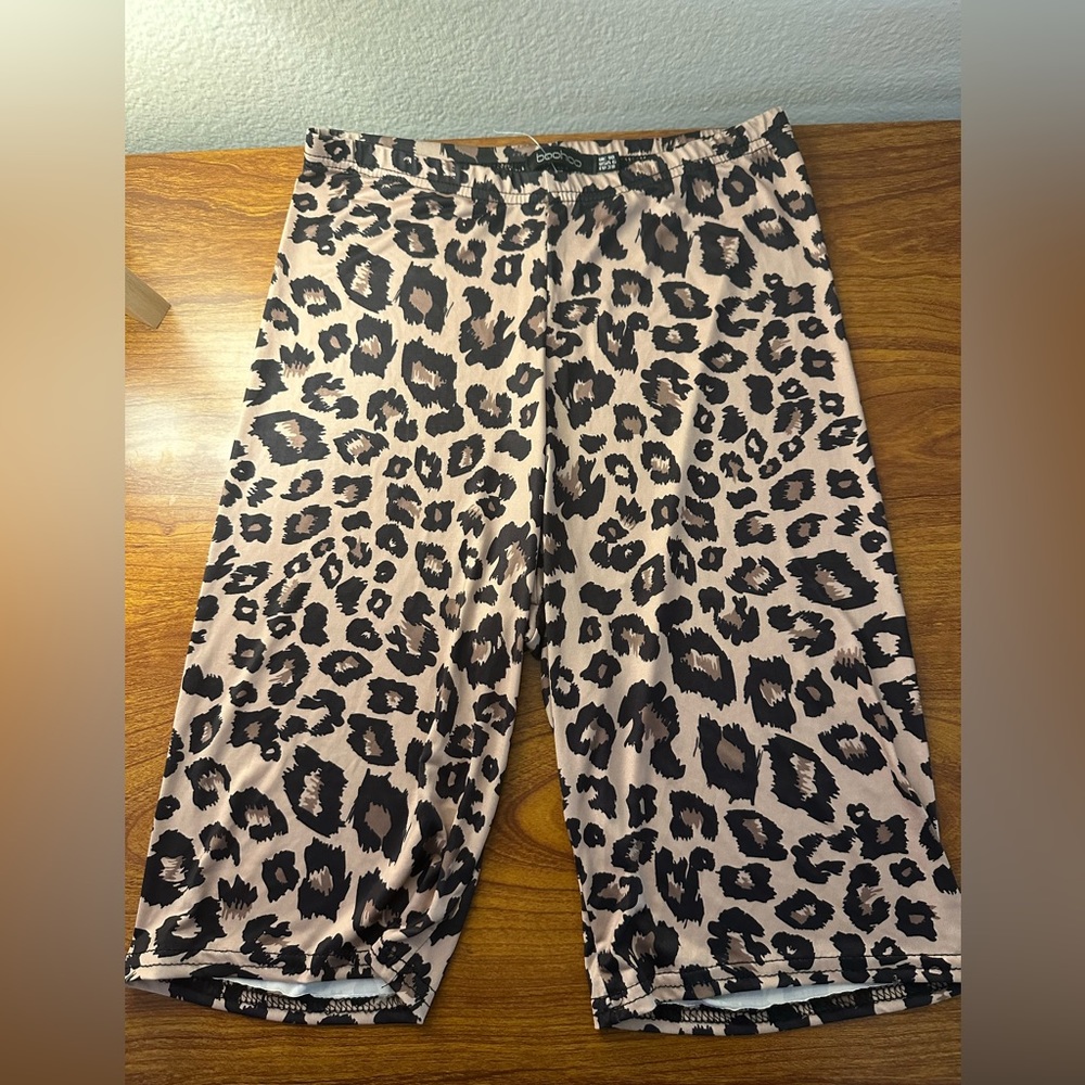 NWOT Leopard biker shorts